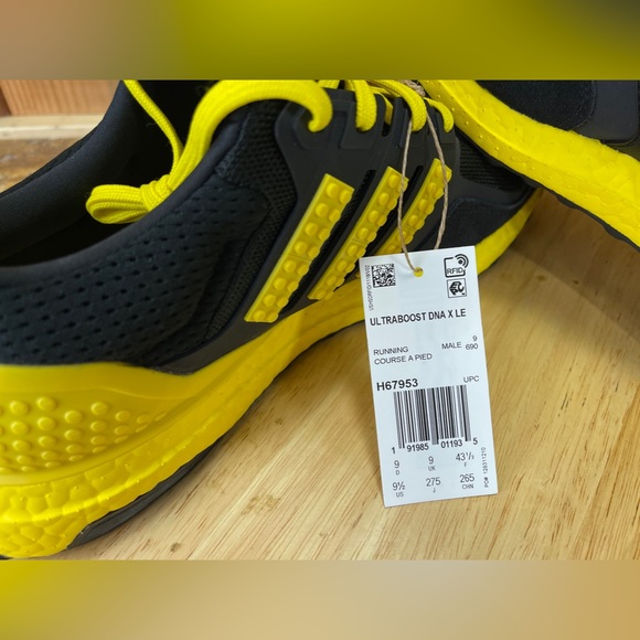 Adidas UltraBoost DNA x LEGO® Size 9.5 - Black/Yellow, Great Cond. - Picture 7 of 11